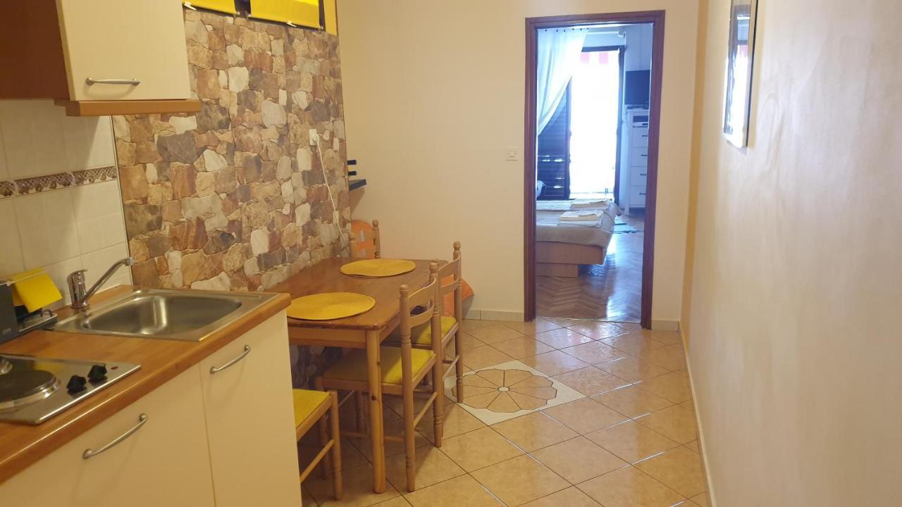 Apartmani Dea Jadranovo Eksteriør billede